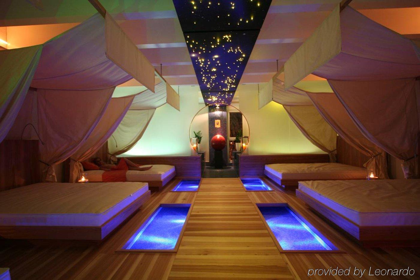 Posthotel Holiday Villa Arosa Facilidades foto